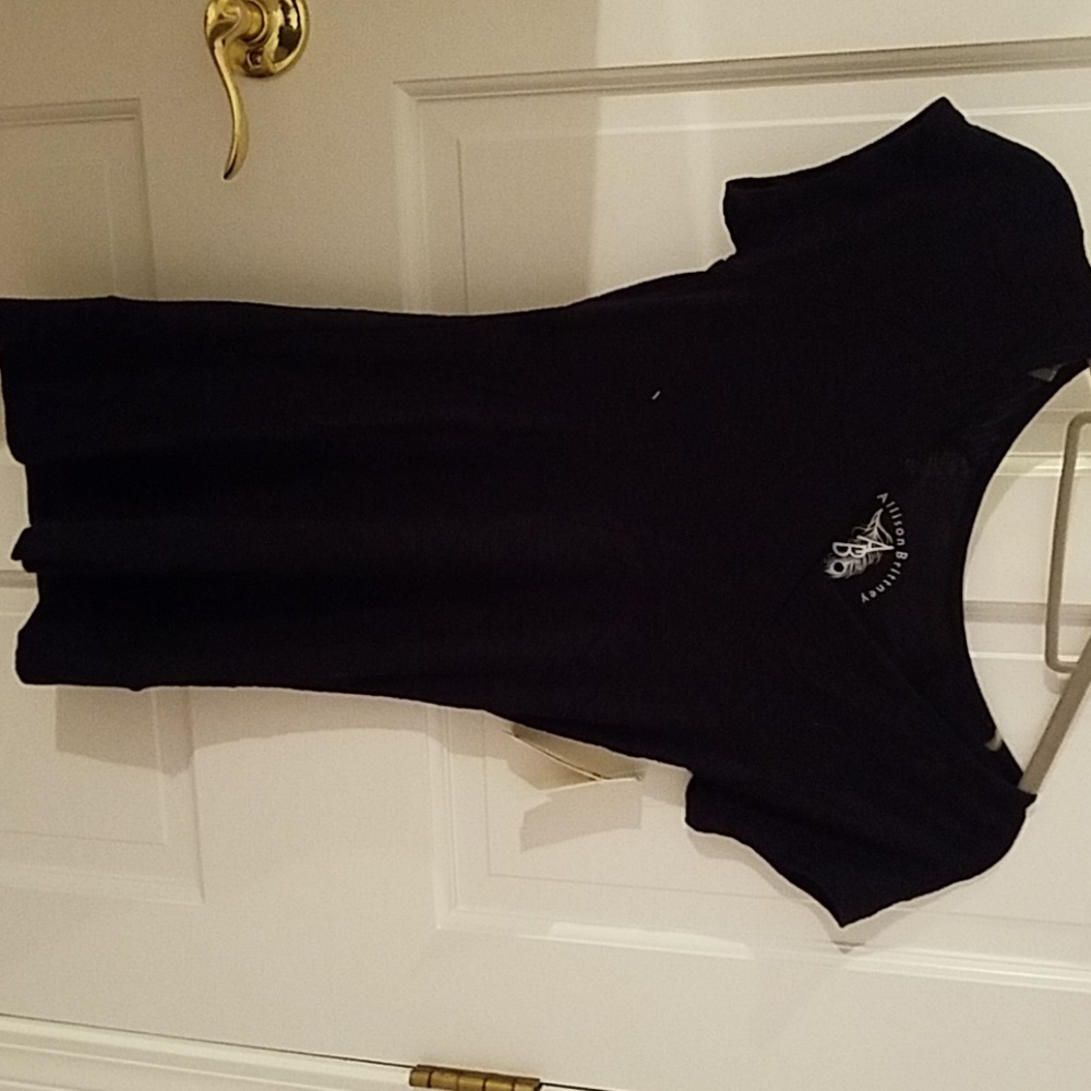 V-neck t-shirt